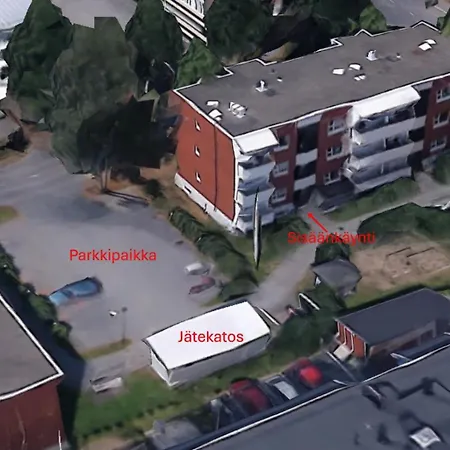 Cozy Near The Center With Parking